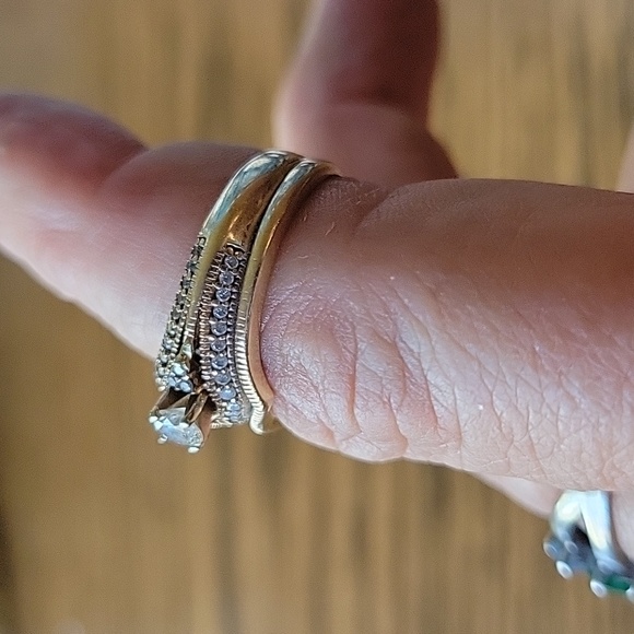 Ring - Picture 2 of 3